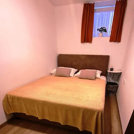 Augustina Apartment *