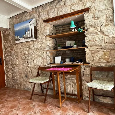 Augustina Apartment *
