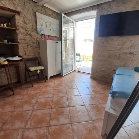 Augustina Apartment *