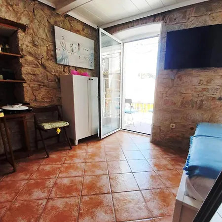 Augustina Apartment *